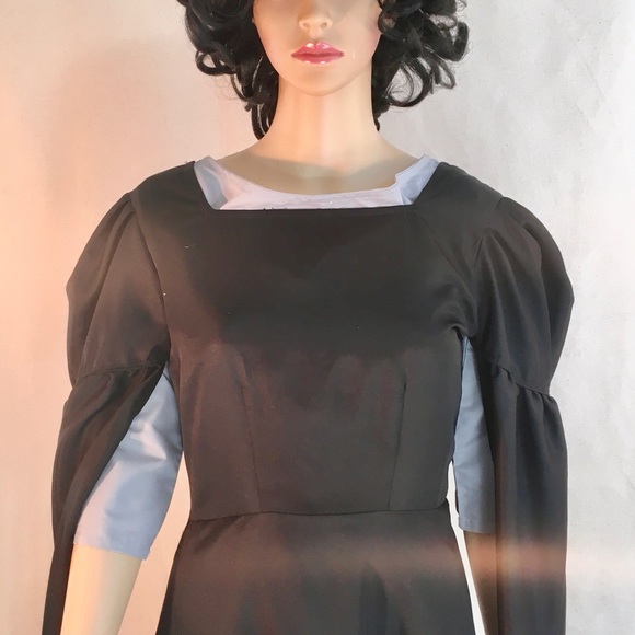Game of Thrones-subshirt & black over-dress with exaggerated long, split sleeves - Picture 7 of 12